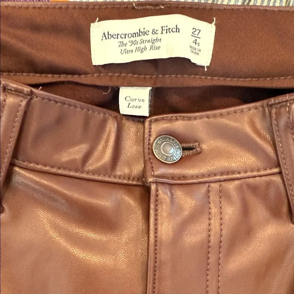 Abercrombie & Fitch Vegan Leather Curve Love 90s High Rise Pants - Picture 7 of 11